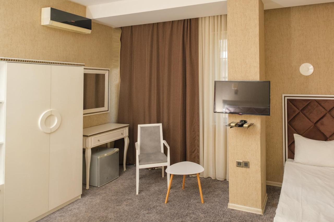Maestro Hotel Баку Екстериор снимка