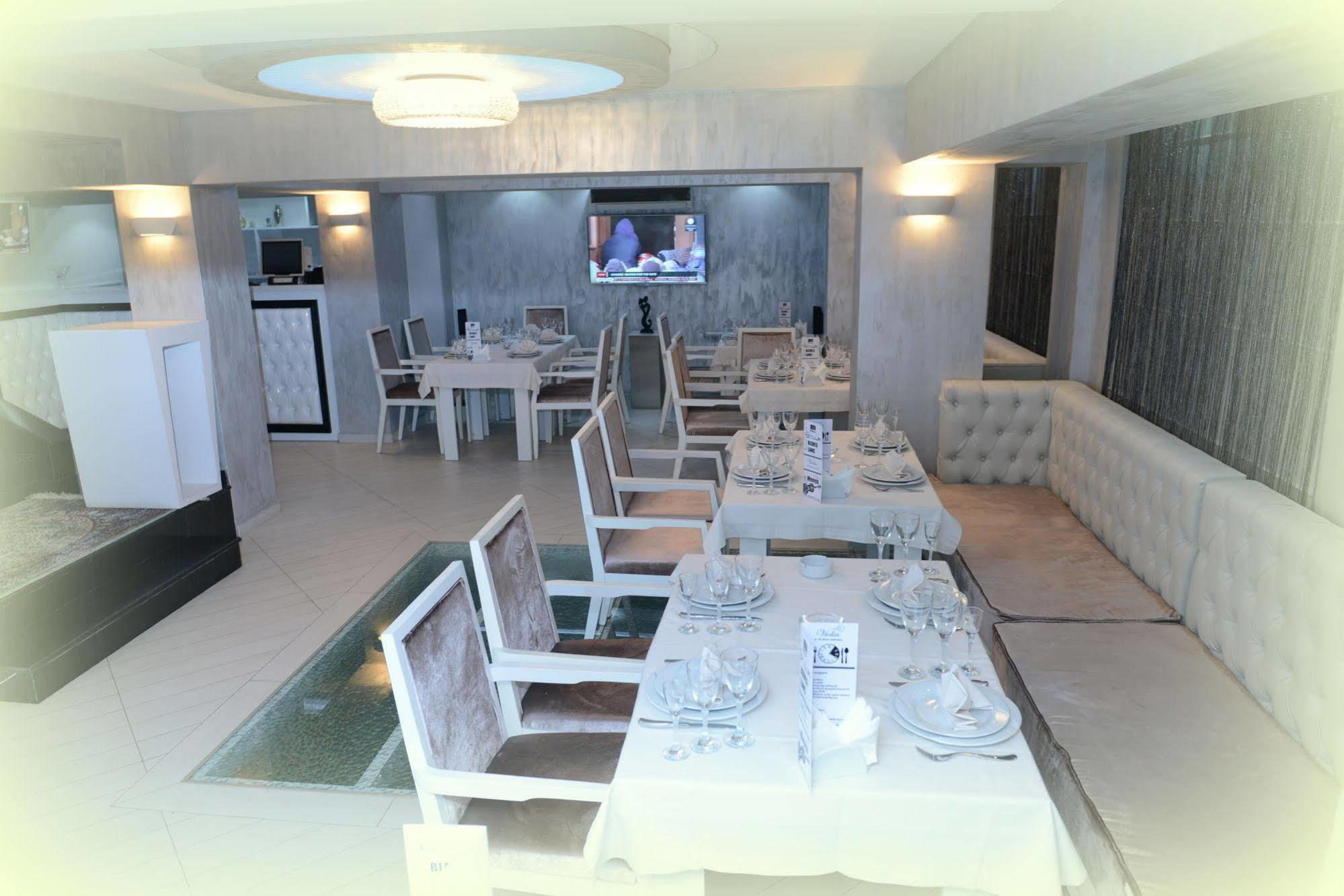 Maestro Hotel Баку Екстериор снимка