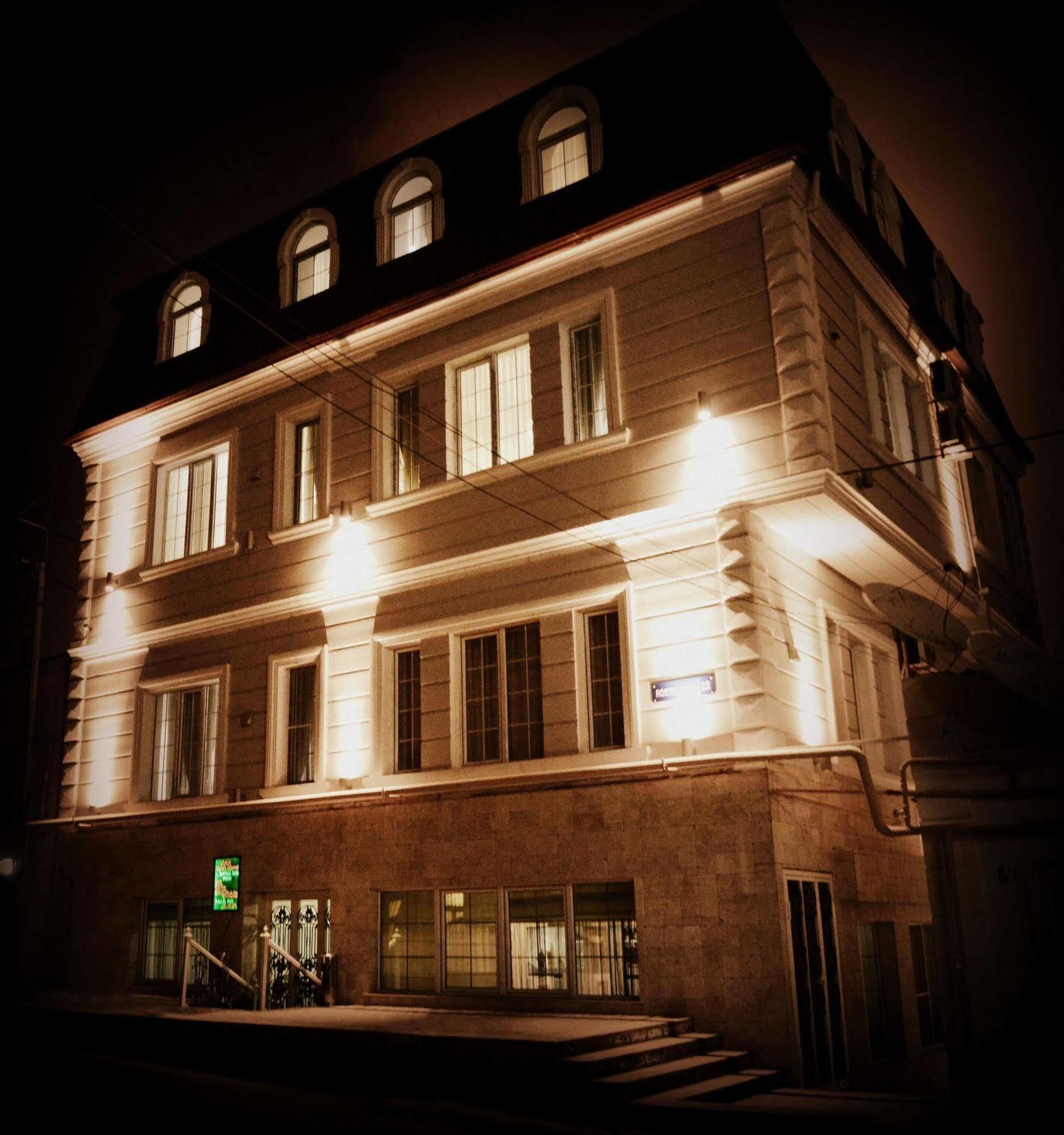 Maestro Hotel Баку Екстериор снимка